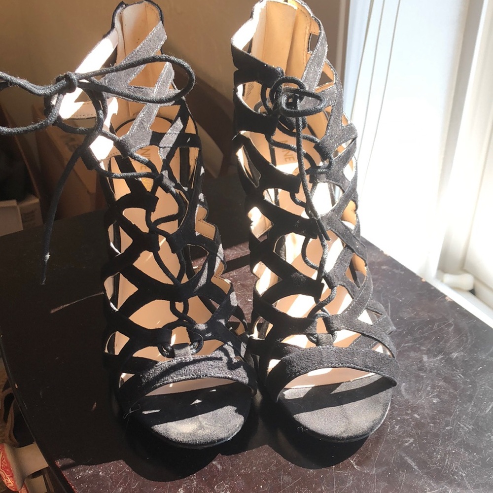 Nine West Gladiator style black heels size 9M